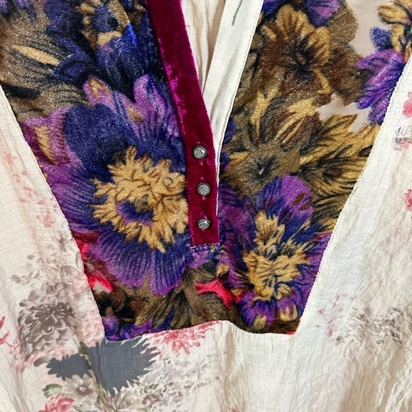 Soft surroundings floral sheer art to wear blouse size small? - Picture 2 of 10